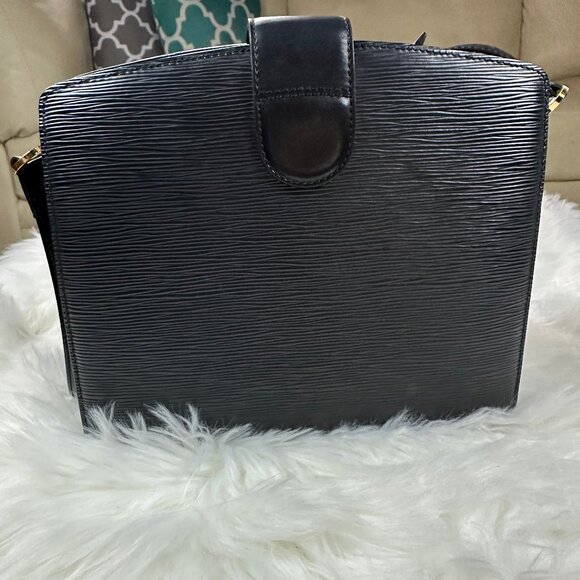 Authentic Louis Vuitton Capuchin Epi Noir Leather Crossbody - Picture 4 of 16